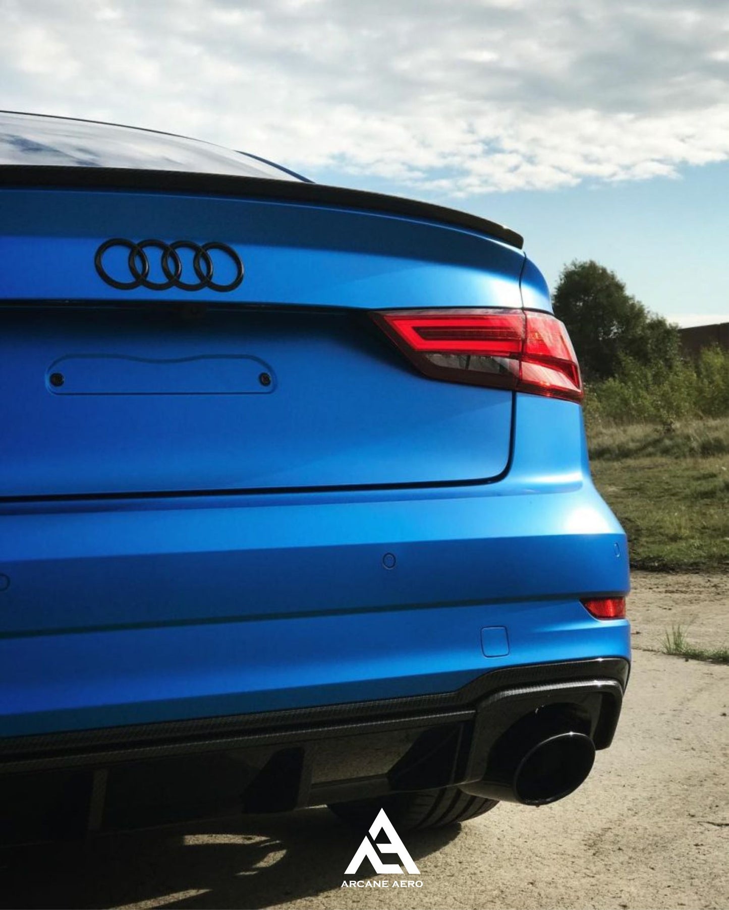 AUDI RS3 (8V.2) SEDAN ARCANE AREO CARBON FIBRE LED DIFFUSER